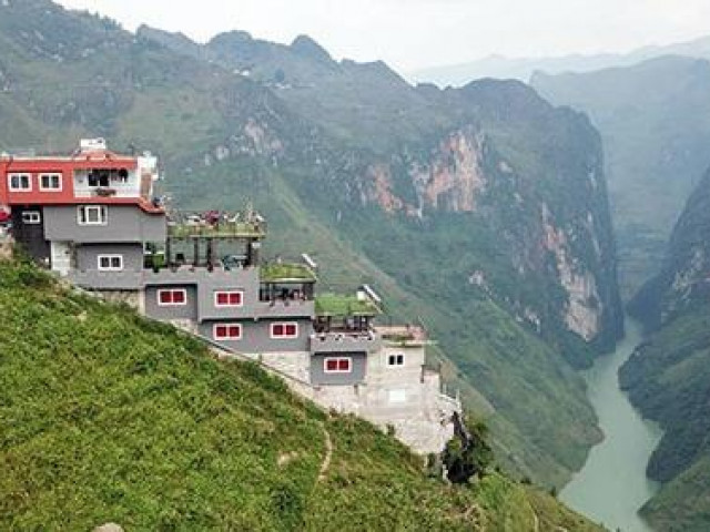 Kinh doanh - Chủ đầu tư cắm "gai bê tông" trên đỉnh Mã Pì Lèng là ai?