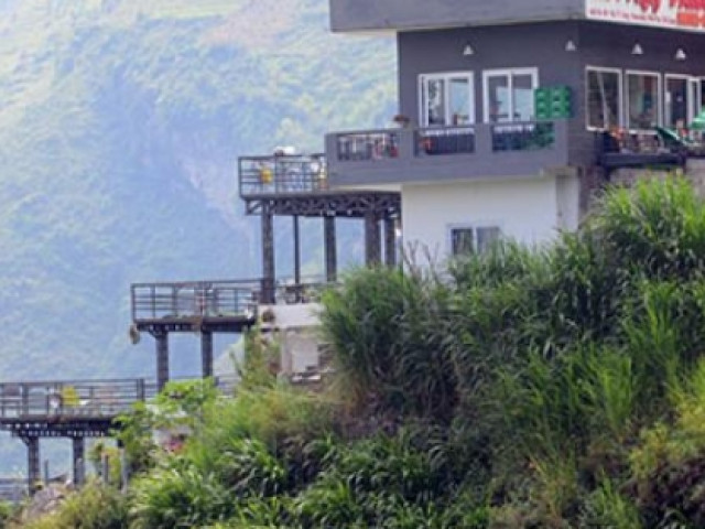 Tin tức trong ngày - Hà Giang: Hợp thức hóa cho "gai bê tông" trên đỉnh Mã Pí Lèng?