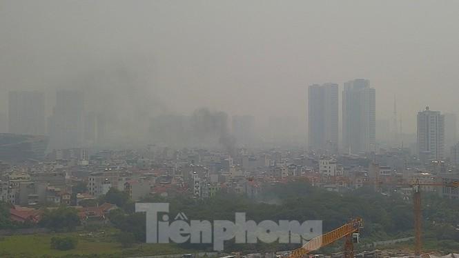 Sau một ngày trong lành, Hà Nội lại ô nhiễm nghiêm trọng sáng nay - 1