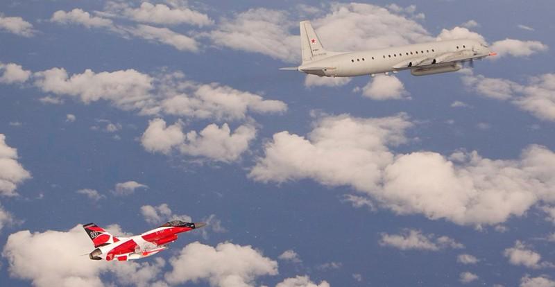 Tiêm kích F-16 của nước nào vừa bám đuôi, ngáng đường máy bay IL-20M Nga? - 3