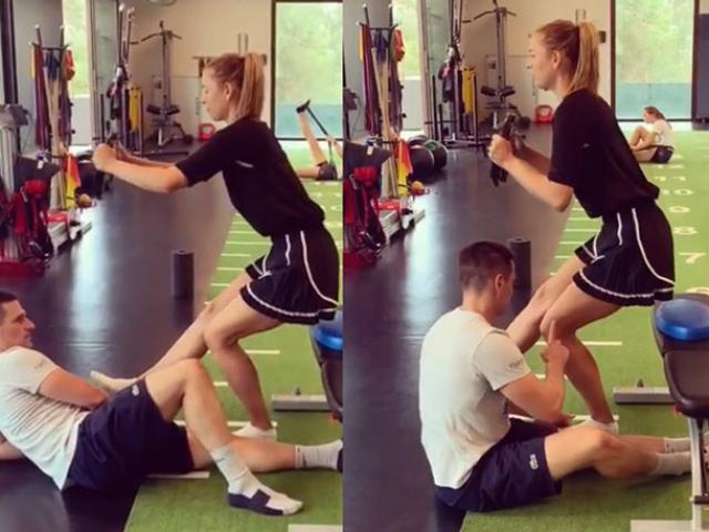 Thể thao - Sharapova "thả thính" hút nửa triệu view, váy ngắn tập cơ đẹp xiêu lòng