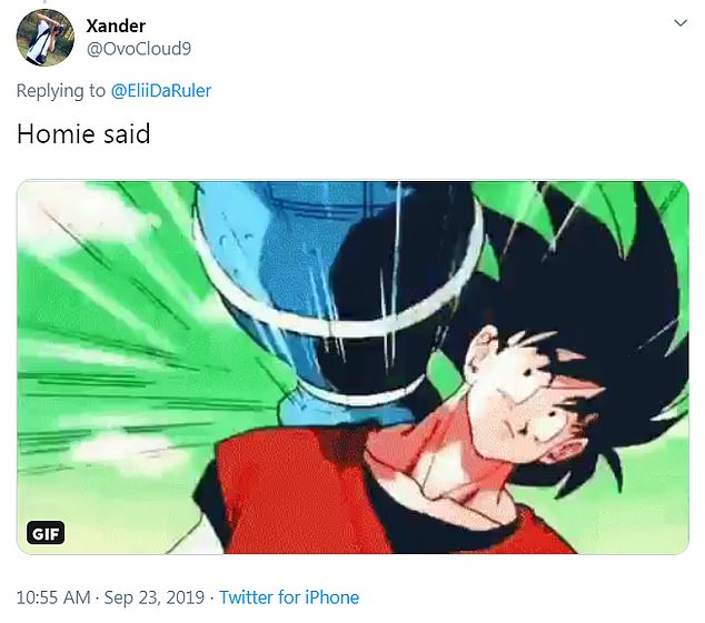 Dân mạng đã so sánh anh chàng trong clip với các nhân vật trong Ma Trận, Naruto hay Bảy Viên Ngọc Rồng (Ảnh: Twitter)