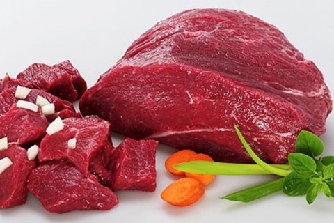 Các loại thịt đỏ (thịt bò, thịt cừu) được xem là có liên quan mật thiết đến ung thư đại tràng.
