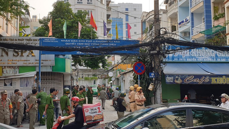 Công an phong tỏa khu vực từ bên ngoài