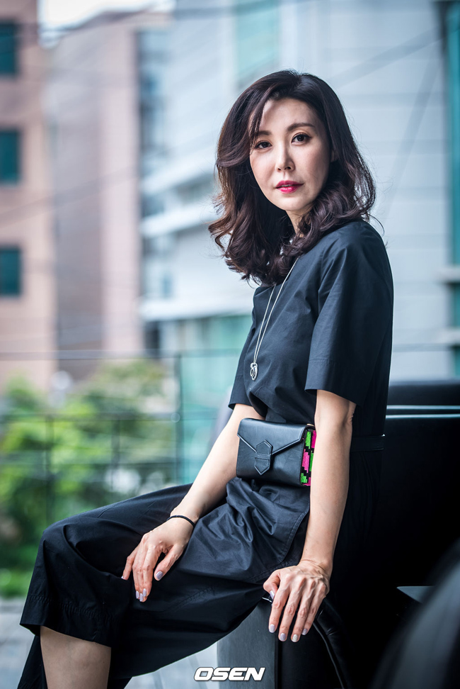 Khi tuyên bố trở lại showbiz vào năm 2017, Sung Hyun Ah vẫn bị khán giả Hàn phản đối.