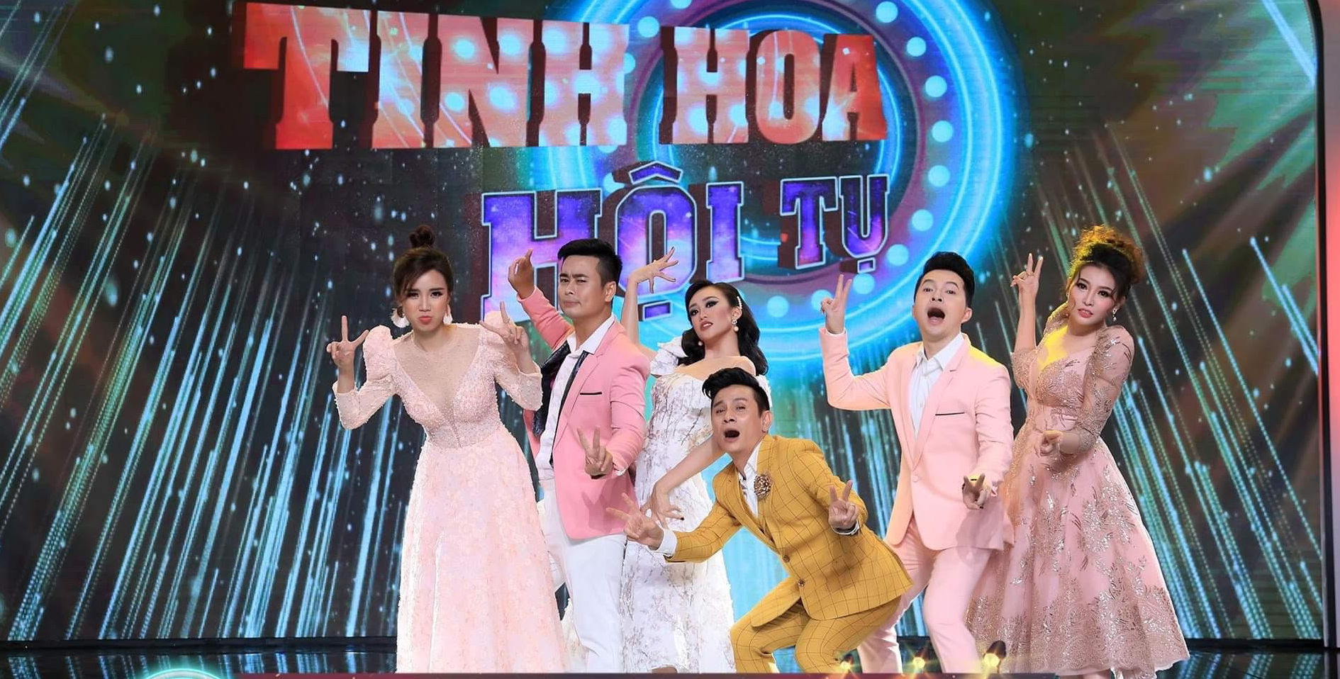 Sau đám cưới đồng giới, nữ ca sĩ nói gì khi bị chê hát nhạc “qua thời”, ít show - 2