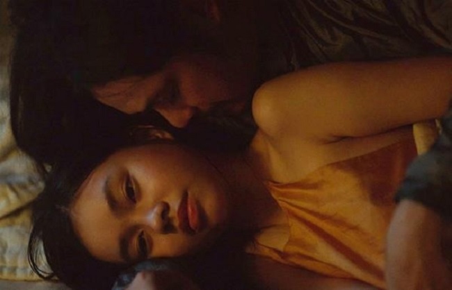 Trong phim Vợ ba có nhiều yếu tố cảnh nóng và được dán nhãn 18+ khi ra rạp tại Việt Nam.