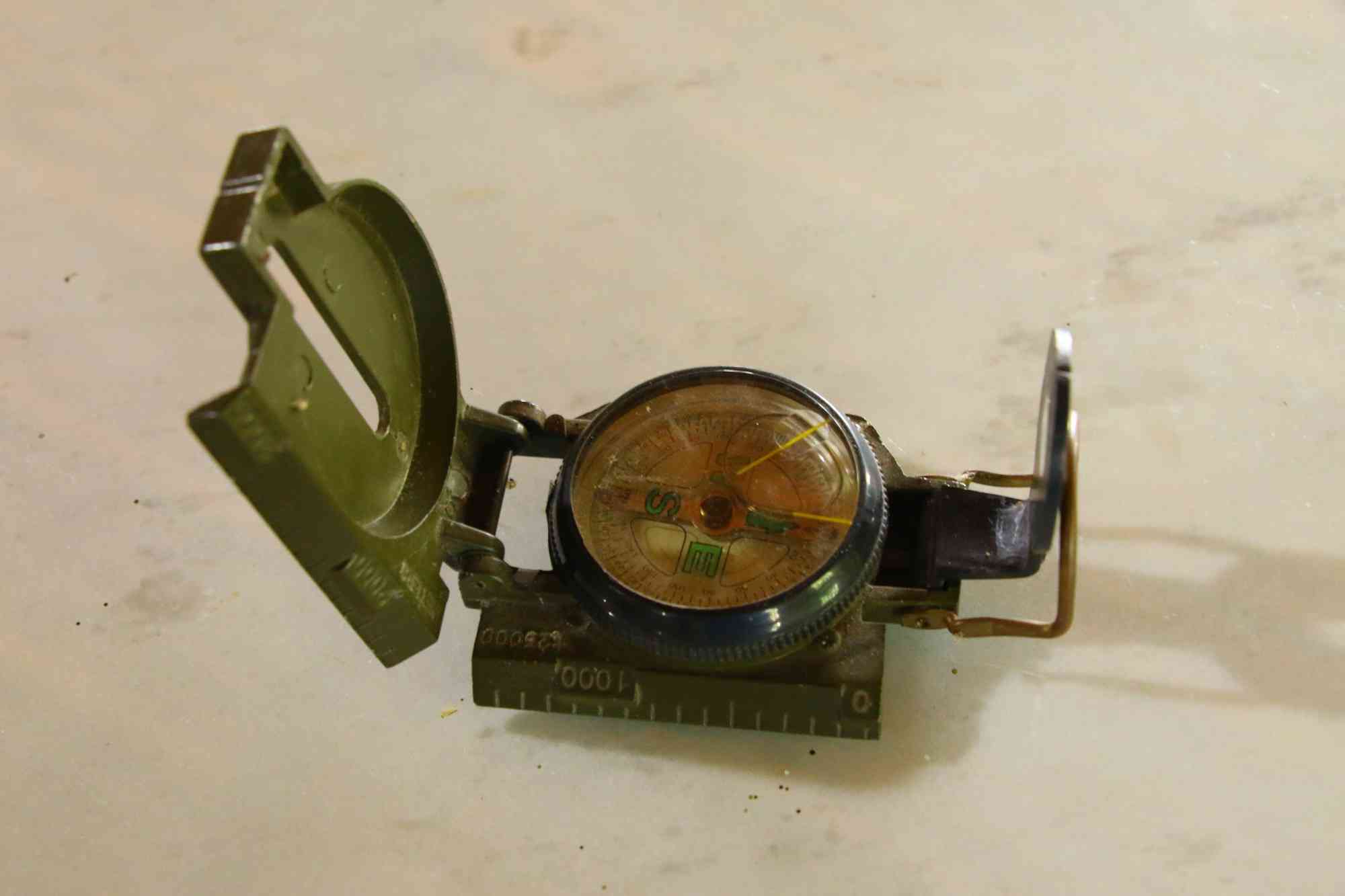 La bàn cổ