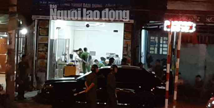 Khám xét công ty của ông Lương khi ông này bị bắt tạm giam