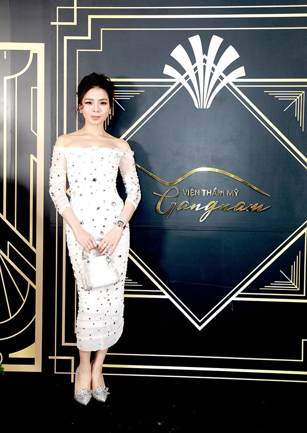 Lệ Quyên và dàn sao hạng A bị chinh phục bởi công nghệ cải lão hoàn đồng tại Gangnam - 3