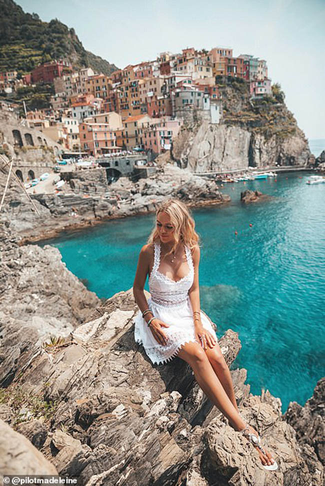 Madeleine, ở Munich, Đức là một trong những nữ travel blogger xinh đẹp, có hơn 1 triệu lượt theo dõi trên mạng Instagram. 


