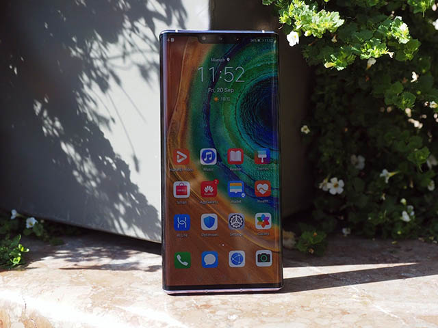 Người dùng Huawei Mate 30 hết đường mơ mộng ”phá bỏ lời nguyền”