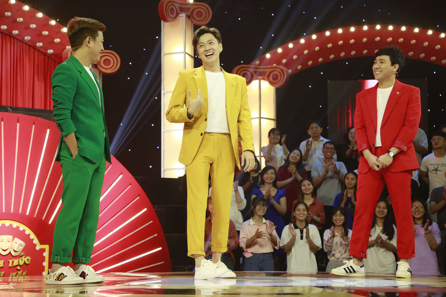 Bộ ba MC Ngô Kiến Huy, 2 danh hài vị trí giám khảo- Trấn Thành và Trường Giang được khán giả yêu thích khi quay lại mùa 6.