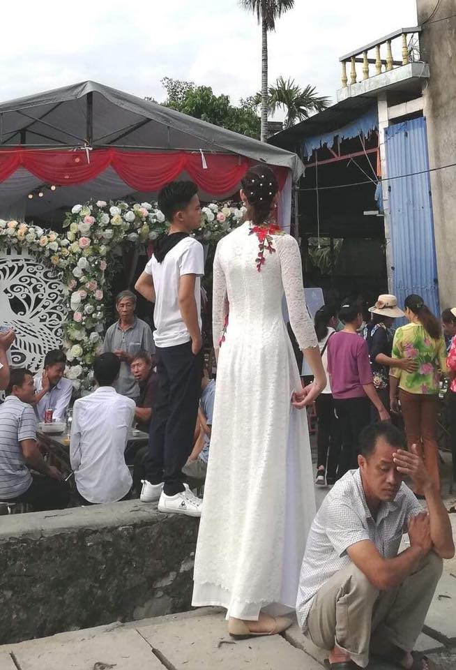 Thực hư đám cưới của chú rể 1,4 m với cô dâu 1,94m ở Hải Phòng - 2