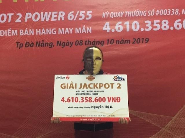 Tin tức trong ngày - Người phụ nữ bán vé số dạo trúng jackpot: “Mong các con ăn học thành tài”