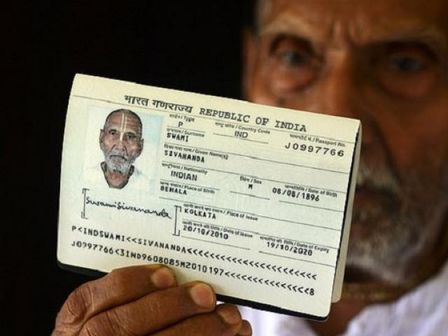 Thế giới - Sân bay Ả Rập "náo loạn" khi khi nhìn thấy năm sinh của người đàn ông trên hộ chiếu