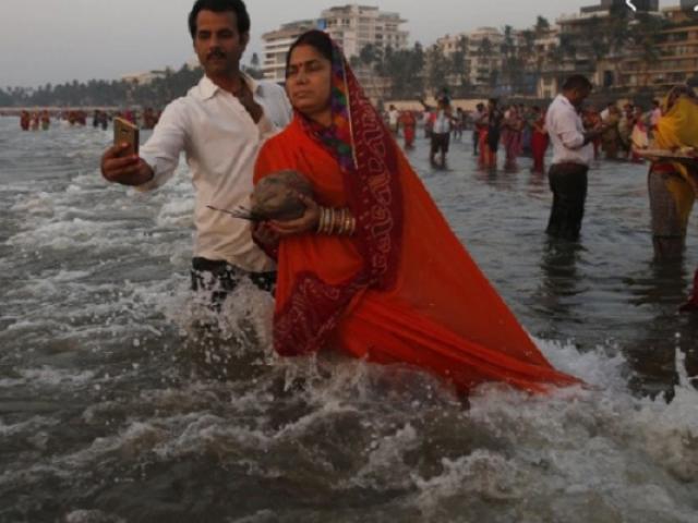 Thế giới - Chụp ảnh selfie dưới sông, 4 thành viên gia đình Ấn Độ chết thảm