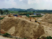 Tin tức trong ngày - Xôn xao &quot;núi&quot; cát khủng do vợ Chánh văn phòng UBND tỉnh Quảng Ngãi làm chủ