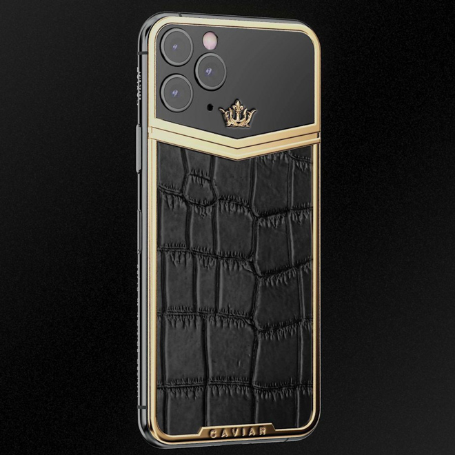 iPhone 11 Pro bọc da cá sấu và dát vàng.