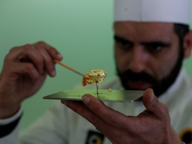 Thị trường - Tiêu dùng - Miếng socola đắt giá nhất hành tinh luôn có hai người canh giữ