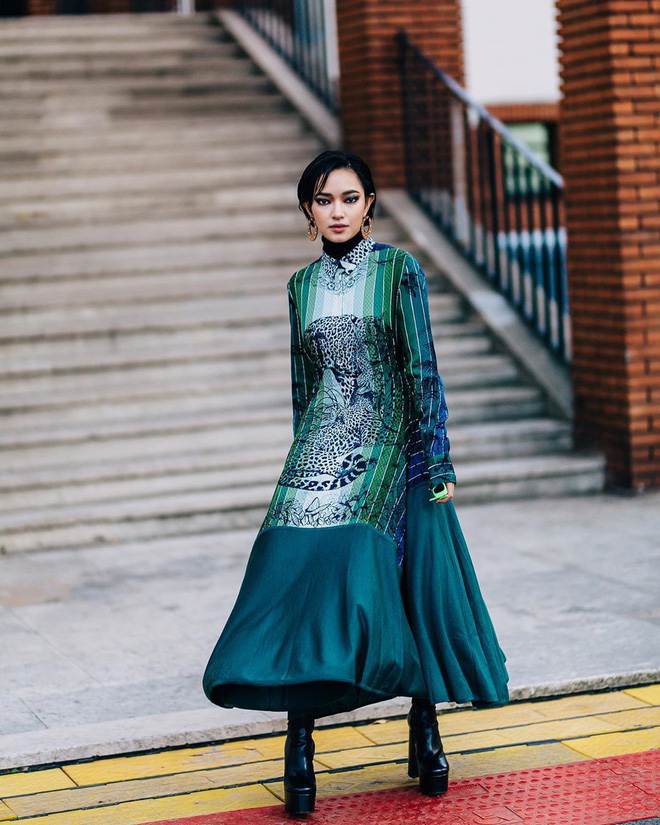 Châu Bùi, Khánh Linh tại Fashion Week: Mặc &#34;chất&#34; hơn cả siêu sao - 4