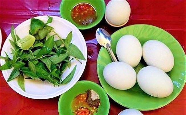 Trứng vịt lộn: Ăn đúng là &#34;nhân sâm&#34;, ăn sai thành... &#34;thuốc độc&#34; - 1
