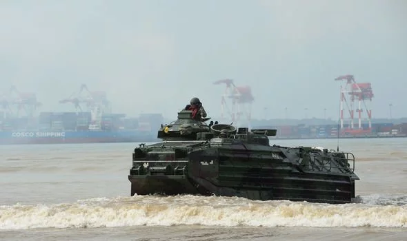 Lính thủy đánh bộ Philippines tập trận.