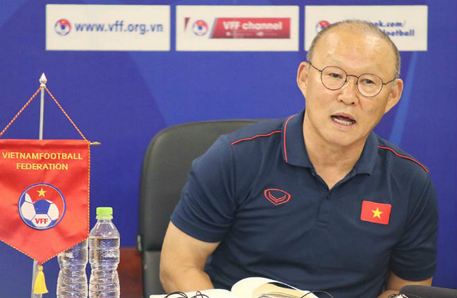 HLV Park Hang Seo loại Văn Kiên và Xuân Mạnh