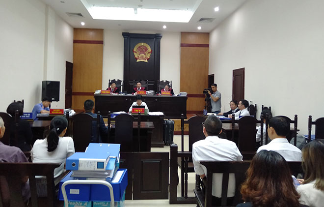 HĐXX tuyên bố hoãn phiên toà hôm nay