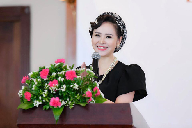Nữ hoàng Hoa Hồng Bùi Thanh Hương - giám đốc điều hành cuộc thi Đại sứ hữu nghị vì hoà bình 2019