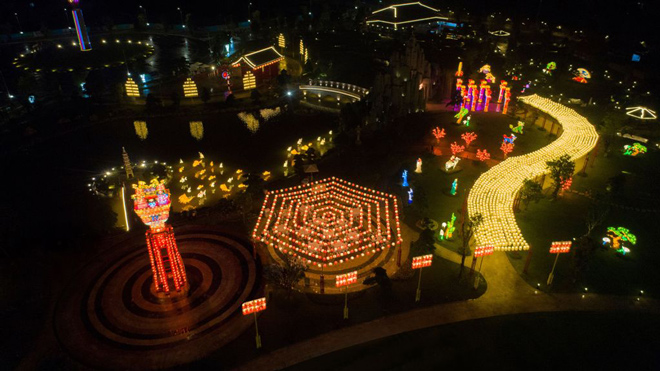 Công viên đèn lồng rực rỡ tại Vườn Nhật Bản – Vinhomes Smart City