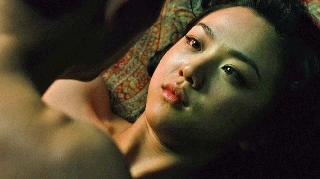 Thang Duy cũng là nữ diễn viên gặp nhiều tai tiếng với cảnh nóng. Bộ phim cô tham gia không được xếp vào hàng phim 18+ nhưng những cảnh nóng đó khiến cô "thân bại danh liệt", bị tẩy chay kịch liệt ngay chính tại quê hương của mình.