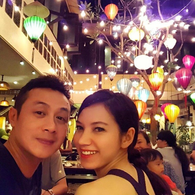 Năm 2008, Hồng Nhung ghi danh tham dự Hoa hậu Việt Nam. Đây chính là cơ duyên gặp gỡ của cô với Anh Tuấn. Thời điểm đó, Anh Tuấn là MC dẫn chương trình còn Hồng Nhung là thí sinh của cuộc thi.