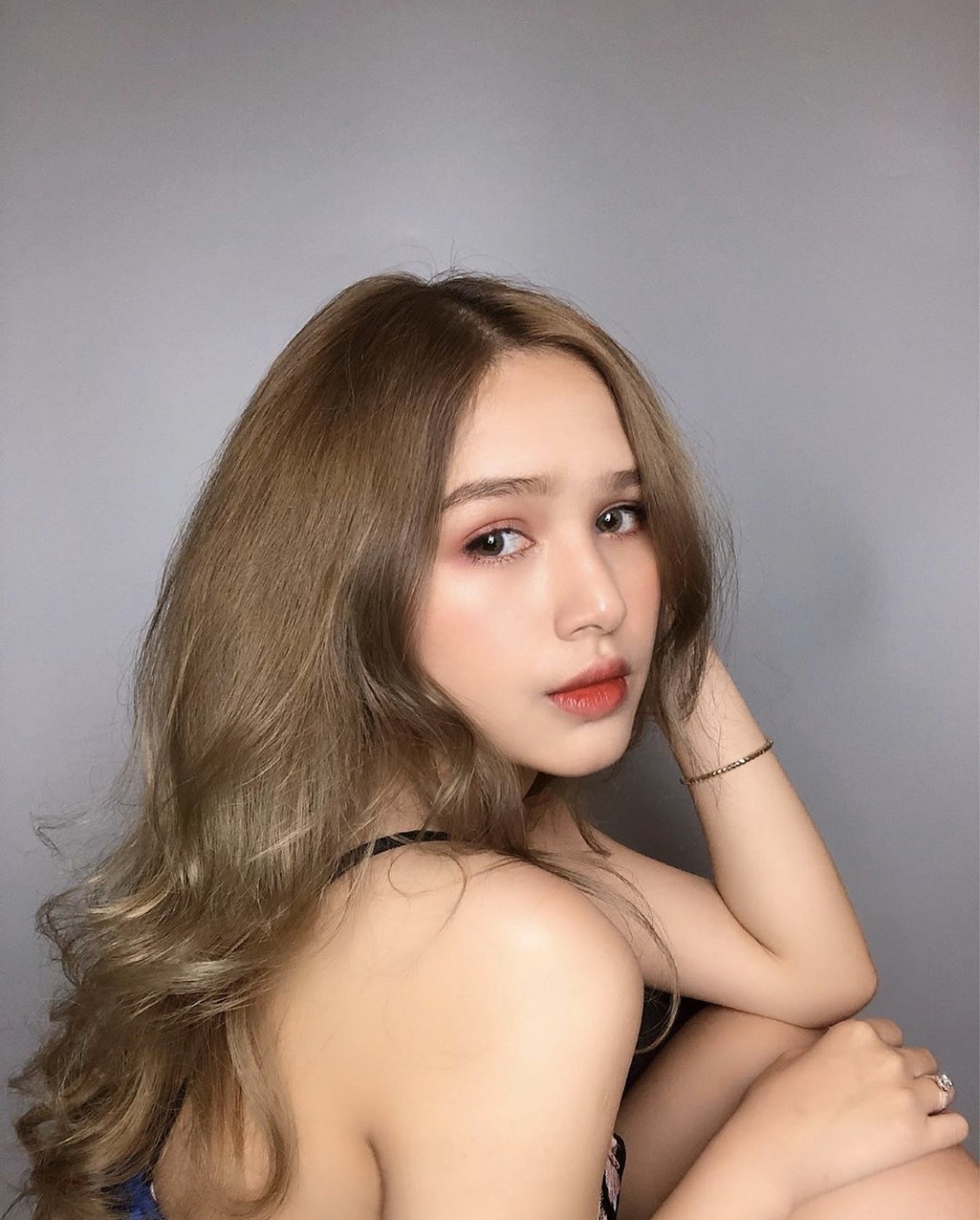 "Streamer giàu nhất Việt Nam" và hot girl kém 13 tuổi khoe ảnh cưới, dân mạng xuýt xoa khen ngợi - 14