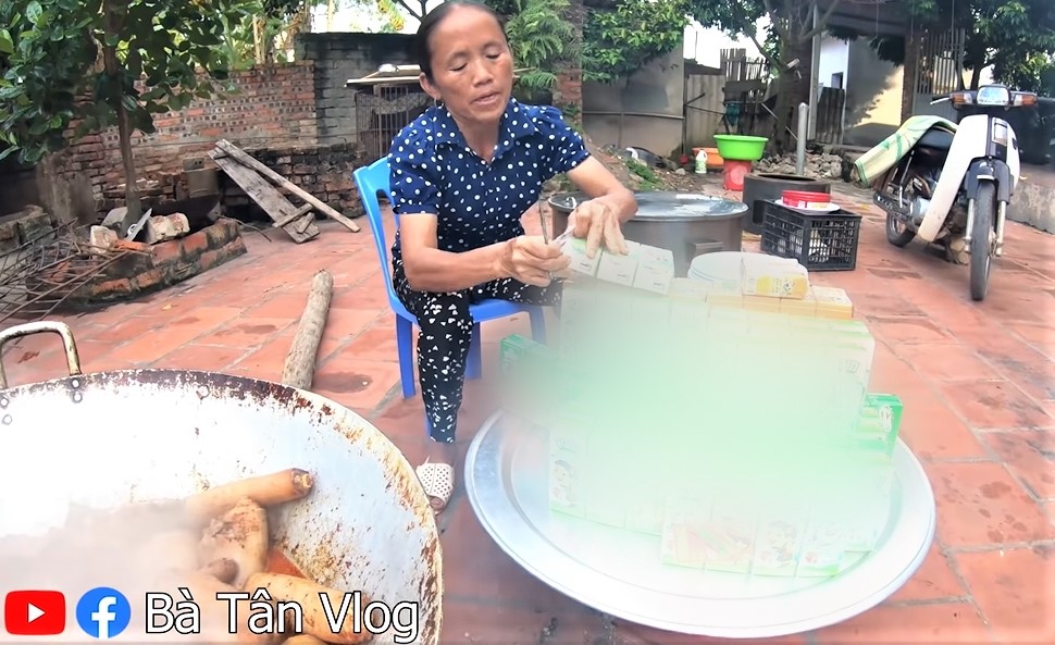 Lại gây tranh cãi về chất lượng món ăn mới, bà Tân Vlog khiến người xem lắc đầu ngao ngán - 2