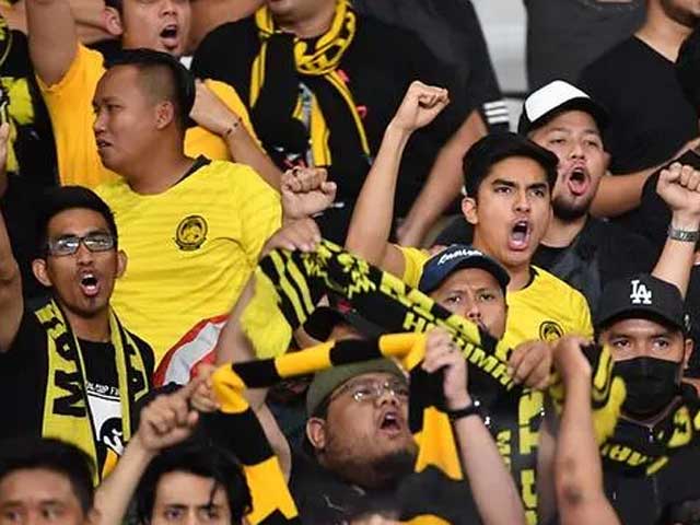 Các CĐV Malaysia tức giận vì màn trình diễn của đội nhà