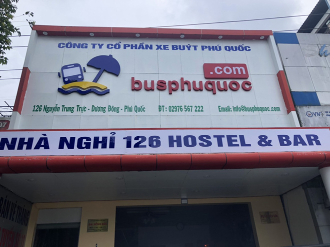 Gọi hotline hoặc liên hệ trực tiếp văn phòng làm việc của xe buýt Phú Quốc để có một kế hoạch cho chuyến đi thêm hoàn hảo