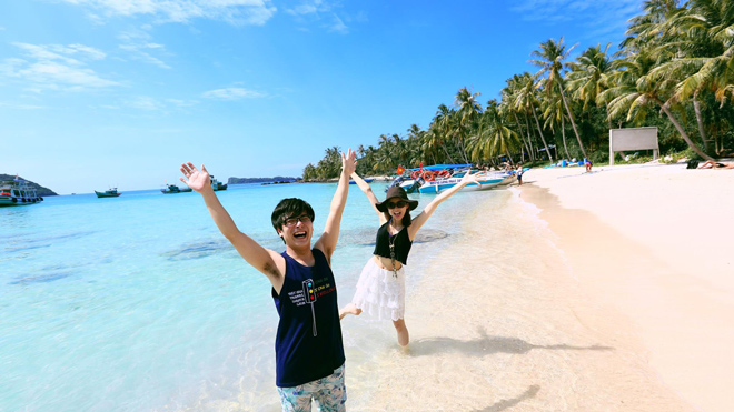 Hãy thử một lần trải nghiệm du lịch bằng xe buýt, bạn sẽ khám phá nhiều điều mới mẻ thay vì đi taxi đắt đỏ