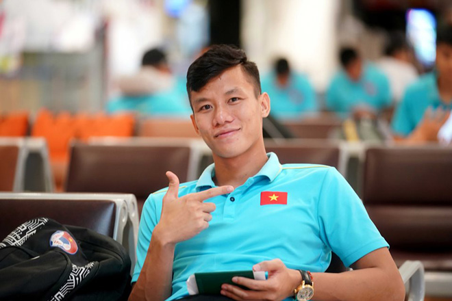 Mặc dù khá mệt mỏi
nhưng đội trưởng Quế Ngọc Hải tạo dáng và nở một nụ cười rất thoải
mái