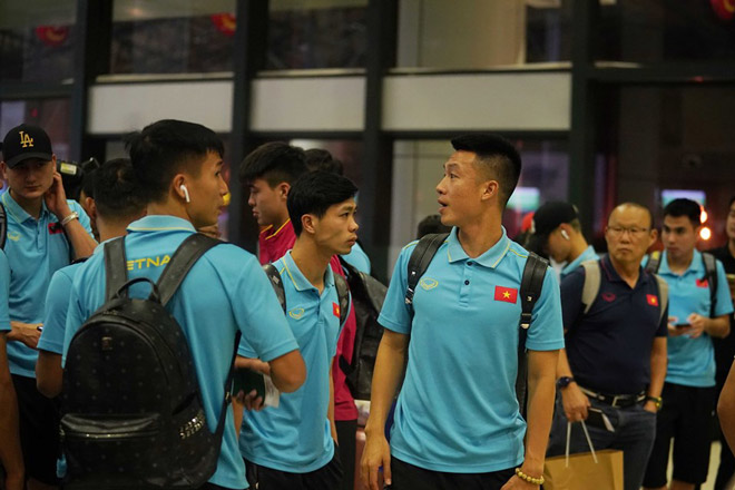 Chỉ vài giờ sau khi hạ Malaysia, thầy
trò HLV Park Hang Seo liền lên đường sang Indonesia để chuẩn bị cho
trận đấu tiếp theo tại vòng loại World Cup 2022