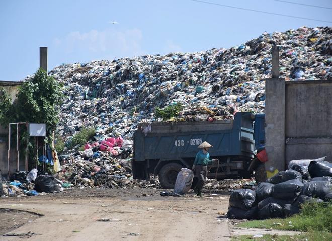 Về giải pháp lâu dài, UBND thành phố Hội An giao Phòng Tài nguyên môi trường tham mưu đề án về xử lý rác thải và trình HĐND thành phố tại kỳ họp gần nhất xem xét, ban hành nghị quyết để thực hiện.