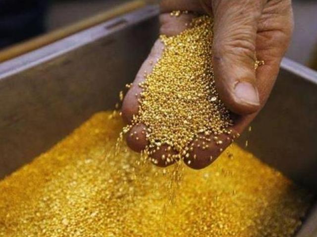 Kinh doanh - Nơi người dân sống trên “núi vàng” nhưng lúc nào cũng đói