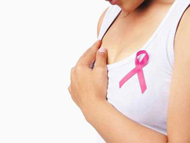 Để giảm nguy cơ ung thư vú, phụ nữ không để béo phì, không nên ăn chất béo...