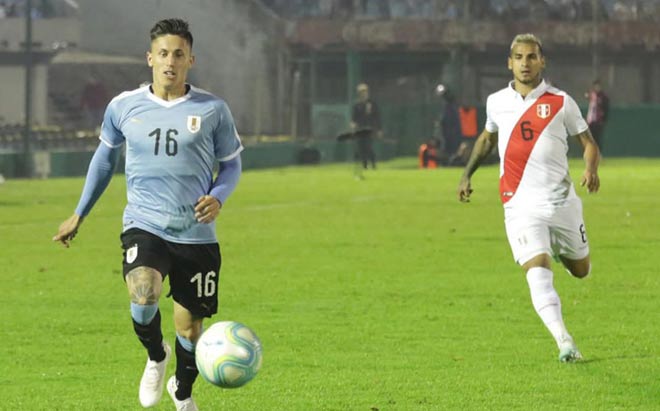 Uruguay đánh bại Peru sít sao