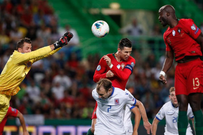 Trực tiếp bóng đá Bồ Đào Nha - Luxembourg: "Truyền nhân Ronaldo" đóng đinh tỷ số (Hết giờ) - 9