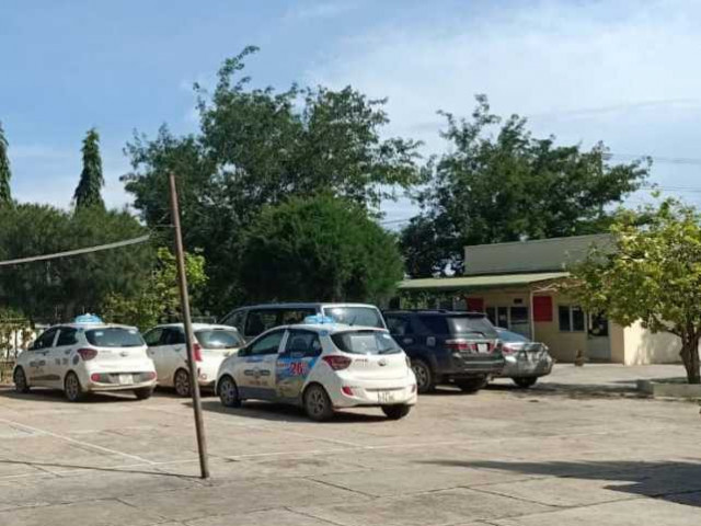 Pháp luật - Bắt ổ cờ bạc đi toàn ô tô, sát phạt giữa đèo ở Bình Thuận