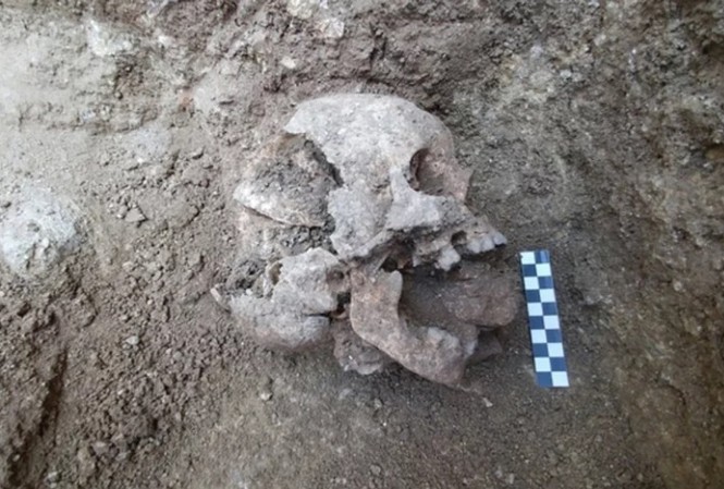 Tìm thấy dấu tích &#39;chôn cất kiểu ma cà rồng&#39; 1.500 năm trước - 1