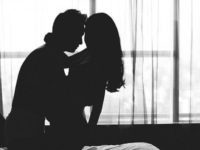 Sức khỏe đời sống - Vừa “quan hệ” lần đầu, chàng trai  phải ôm "của quý" đến bác sĩ