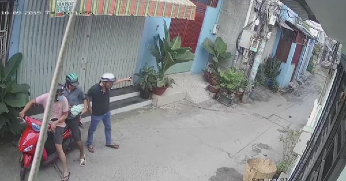 Pháp luật - Bắt khẩn cấp nhóm cướp giật giỏ xách chứa giấy báo tử