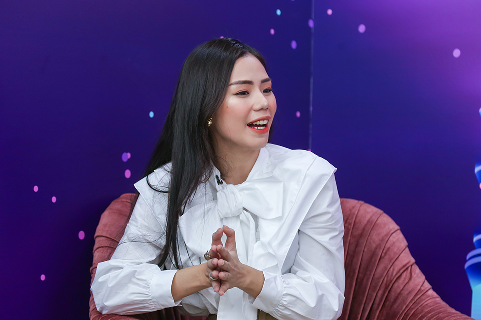 “Thánh nữ cover” Hương Ly: 21 tuổi kết hôn, quá khứ ăn chơi bét nhè - 2